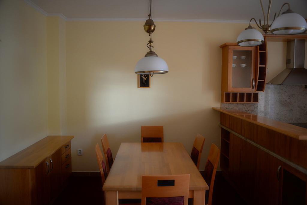 Harmony Hall Apartments ฮราเดตสคราโลเว ภายนอก รูปภาพ